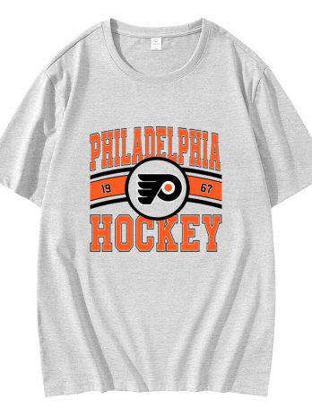 Vintage Philadelphia Flyers Hockey Logo 1967 T-Shirt